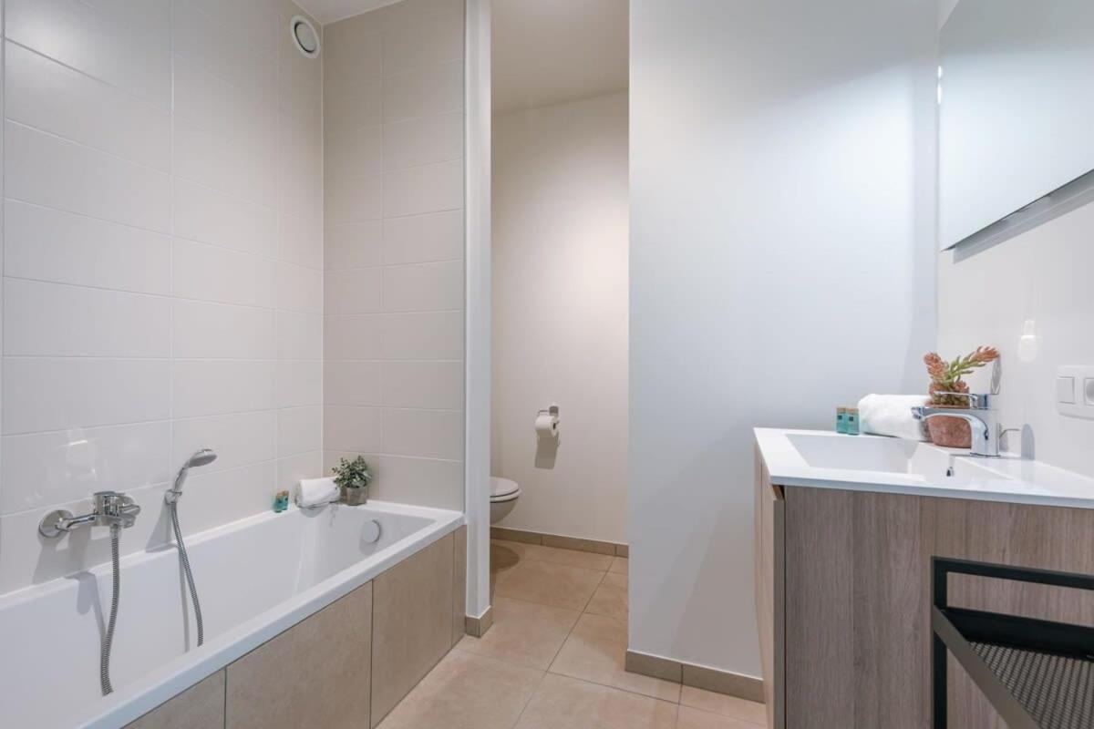 Huswell - Lovely New Apartment At The Harbor + Parking Brujas Exterior foto
